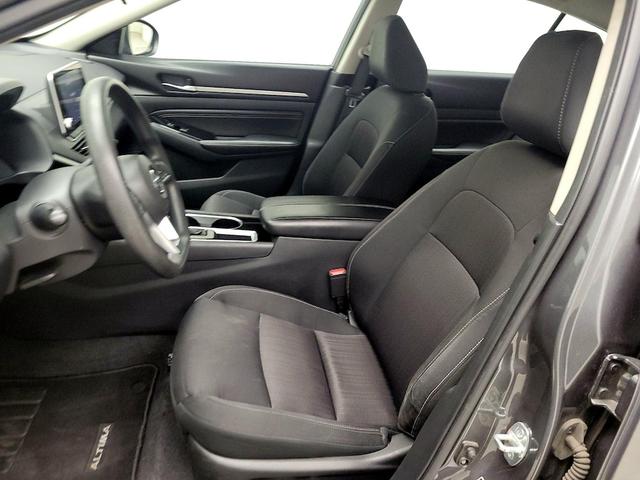 Photo of 2021 Gray Nissan Altima