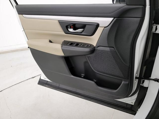 Photo of 2022 White Honda CR-V