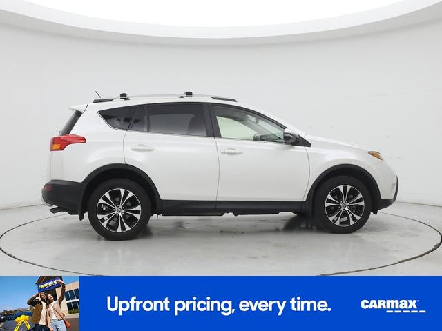 Photo of 2015 White Toyota RAV4
