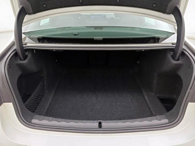 Photo of 2024 White BMW 330