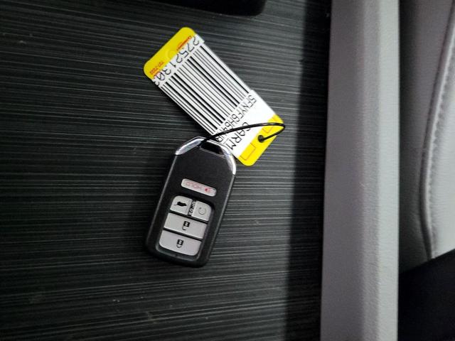 Photo of 2022 Blue Honda Pilot