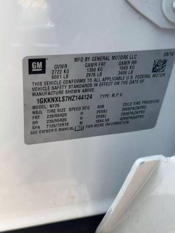 Photo of 2017 White Frost Tricoat GMC Acadia