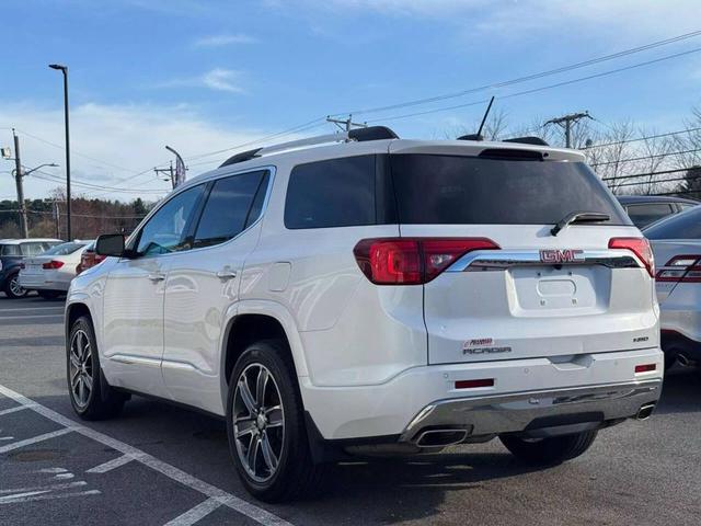 Photo of 2017 White Frost Tricoat GMC Acadia