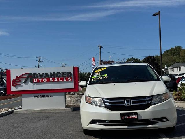 Photo of 2014 White Diamond Pearl Honda Odyssey