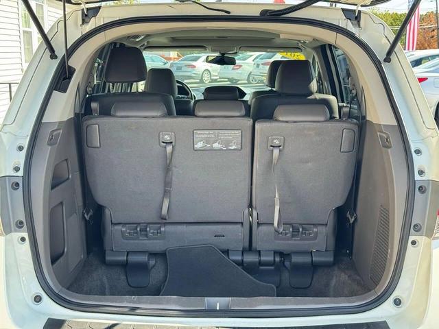 Photo of 2014 White Diamond Pearl Honda Odyssey