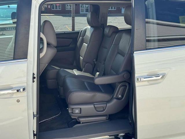 Photo of 2014 White Diamond Pearl Honda Odyssey