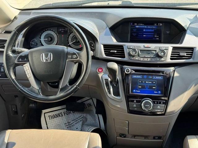 Photo of 2014 White Diamond Pearl Honda Odyssey
