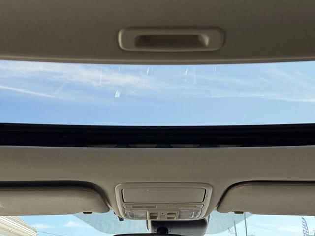 Photo of 2014 White Diamond Pearl Honda Odyssey