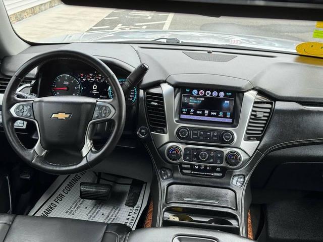 Photo of 2016 Silver Ice Metallic Chevrolet Suburban