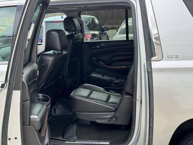 Photo of 2016 Silver Ice Metallic Chevrolet Suburban