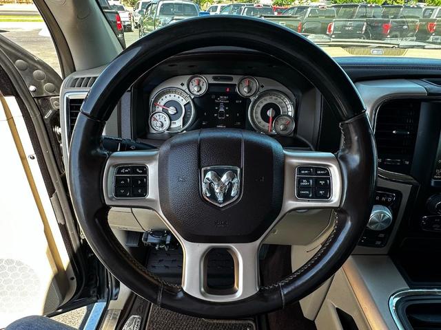 Photo of 2017 Brilliant Black Crystal Pearlcoat RAM 1500