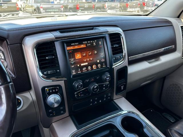 Photo of 2017 Brilliant Black Crystal Pearlcoat RAM 1500