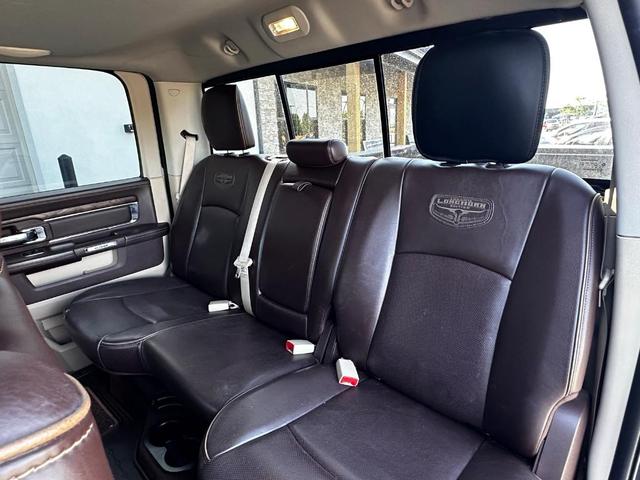 Photo of 2017 Brilliant Black Crystal Pearlcoat RAM 1500