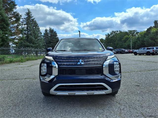 Photo of 2024 Black Diamond Mitsubishi Outlander