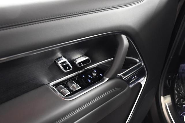 Photo of 2025 Charente Grey Land Rover Range Rover