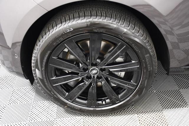Photo of 2025 Charente Grey Land Rover Range Rover