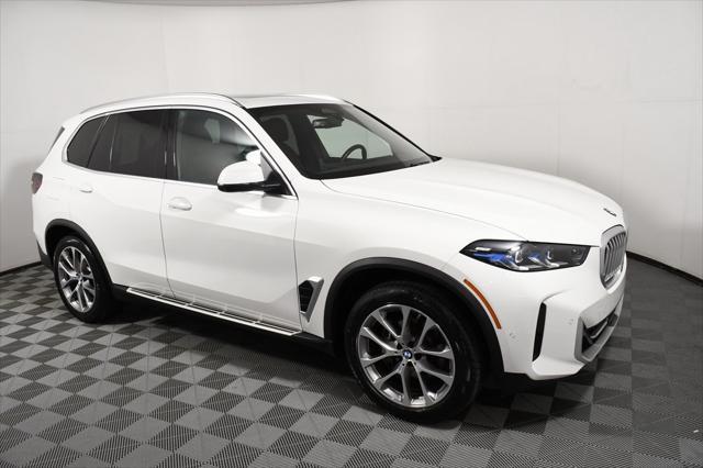 Photo of 2024 Alpine White BMW X5