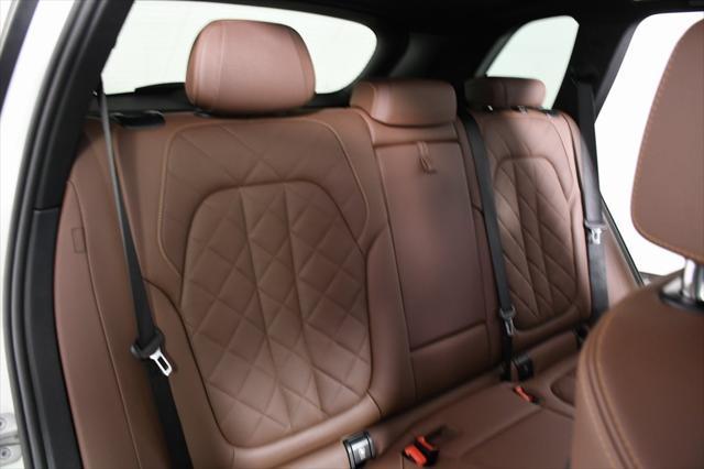 Photo of 2024 Alpine White BMW X5