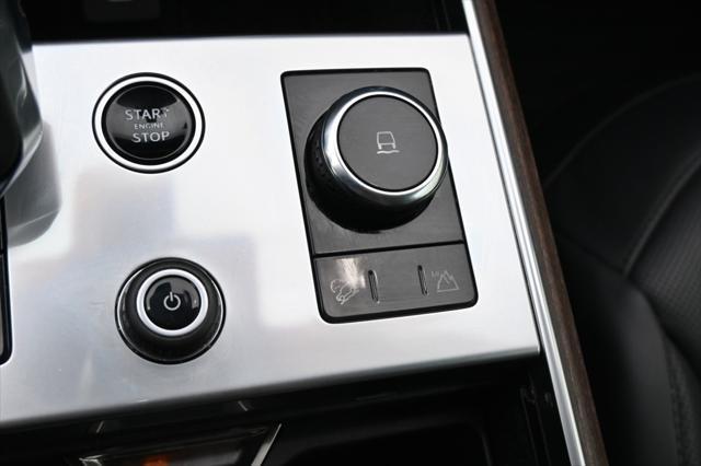 Photo of 2023 Charente Grey Premium Metallic Land Rover Range Rover