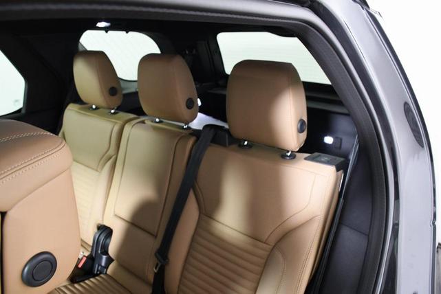 Photo of 2025 Carpathian Gray Premium Metallic Land Rover Discovery