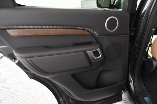 Photo of 2025 Carpathian Gray Premium Metallic Land Rover Discovery