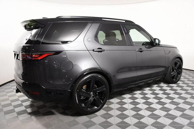 Photo of 2025 Carpathian Gray Premium Metallic Land Rover Discovery