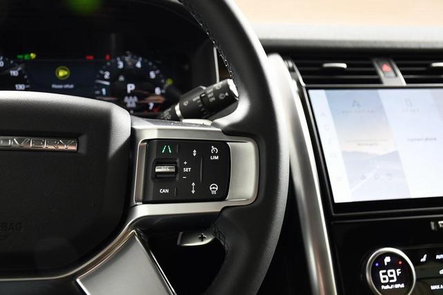 Photo of 2025 Carpathian Gray Premium Metallic Land Rover Discovery