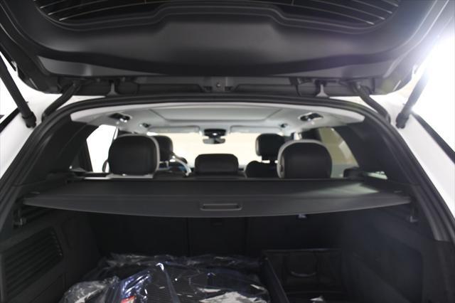 Photo of 2025 Ostuni White Land Rover Range Rover Sport