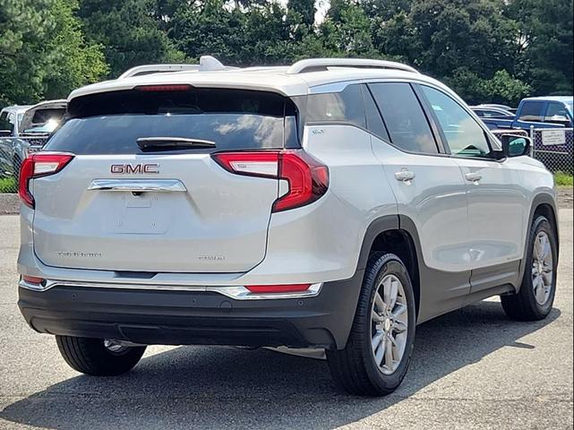 Photo of 2022 Quicksilver Metallic GMC Terrain