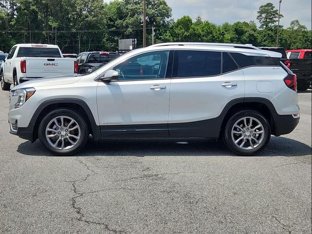 Photo of 2022 Quicksilver Metallic GMC Terrain