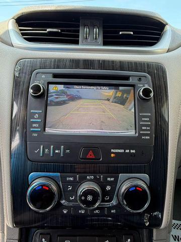 Photo of 2016 White Chevrolet Traverse