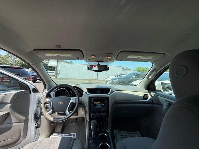 Photo of 2016 White Chevrolet Traverse