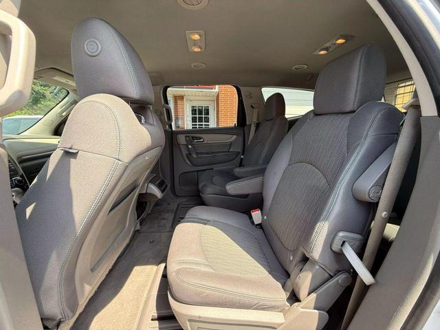 Photo of 2016 White Chevrolet Traverse