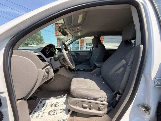 Photo of 2016 White Chevrolet Traverse