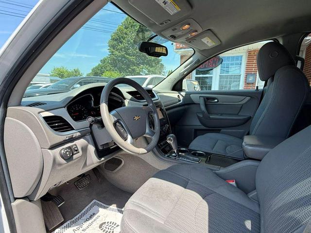 Photo of 2016 White Chevrolet Traverse