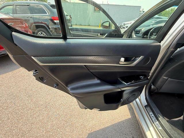 Photo of 2016 Silver Lexus GS 350