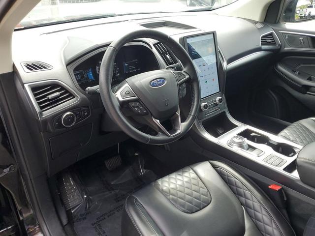 Photo of 2024 Agate Black Metal Ford Edge