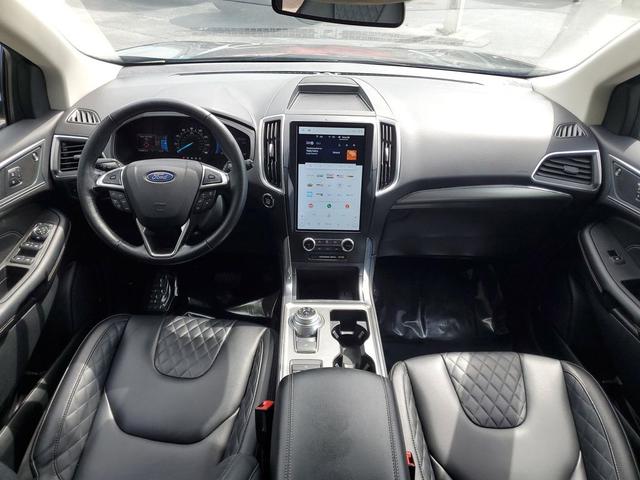 Photo of 2024 Agate Black Metal Ford Edge