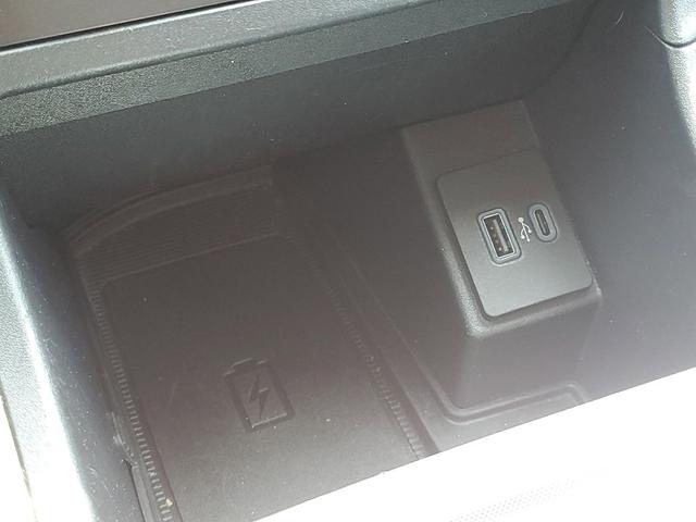 Photo of 2024 Agate Black Metal Ford Edge