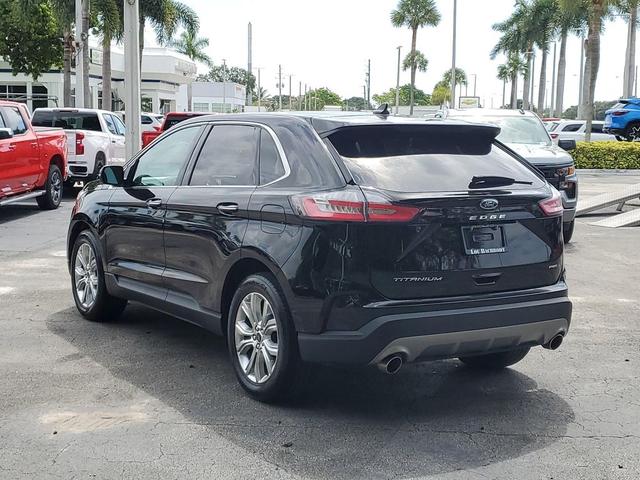 Photo of 2024 Agate Black Metal Ford Edge