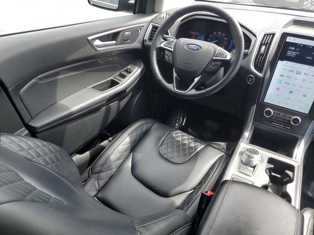 Photo of 2024 Agate Black Metal Ford Edge