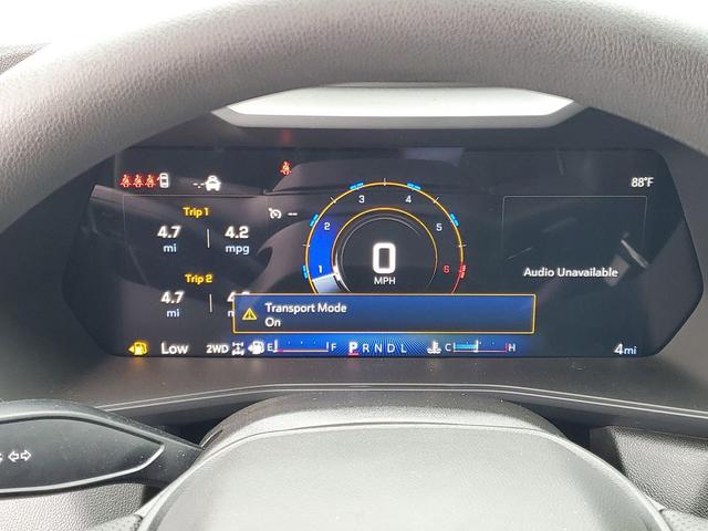 Photo of 2025 Summit White Chevrolet Colorado