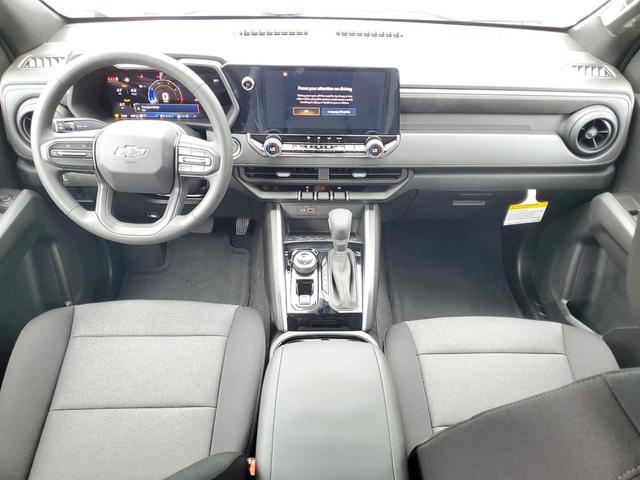 Photo of 2025 Summit White Chevrolet Colorado