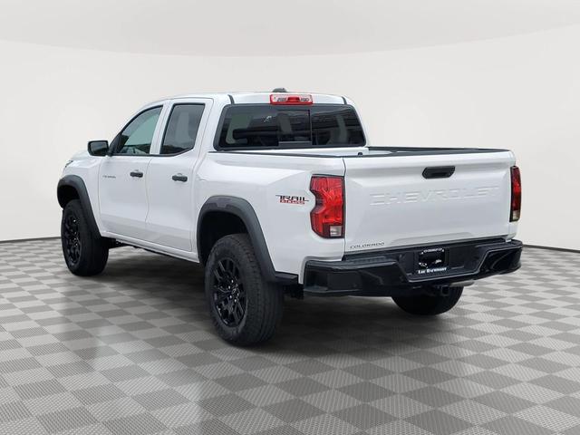 Photo of 2025 Summit White Chevrolet Colorado