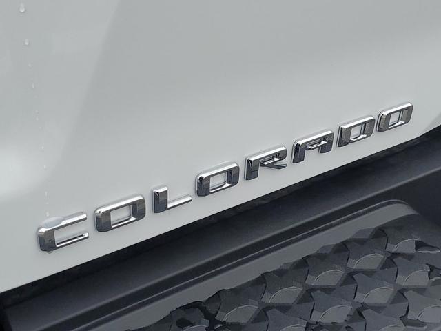 Photo of 2025 Summit White Chevrolet Colorado