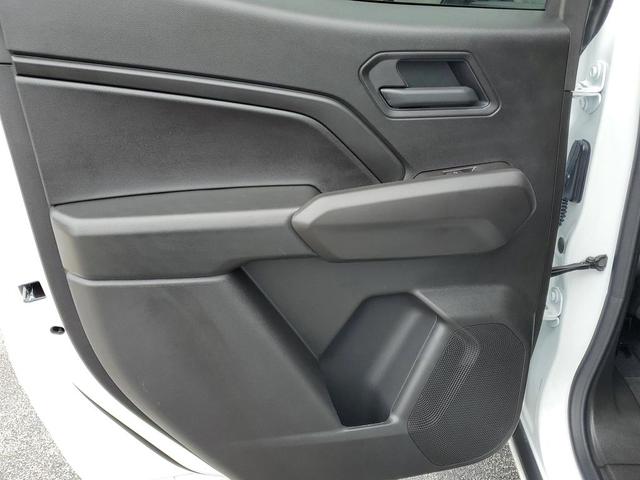 Photo of 2025 Summit White Chevrolet Colorado