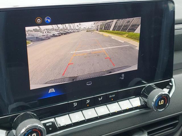 Photo of 2025 Summit White Chevrolet Colorado