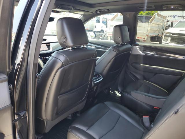 Photo of 2024 Stellar Black Metallic Cadillac XT6