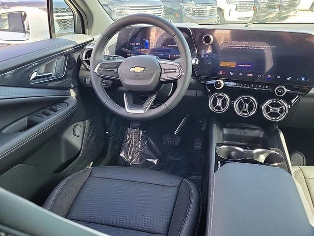 Photo of 2025 Summit White Chevrolet Blazer EV