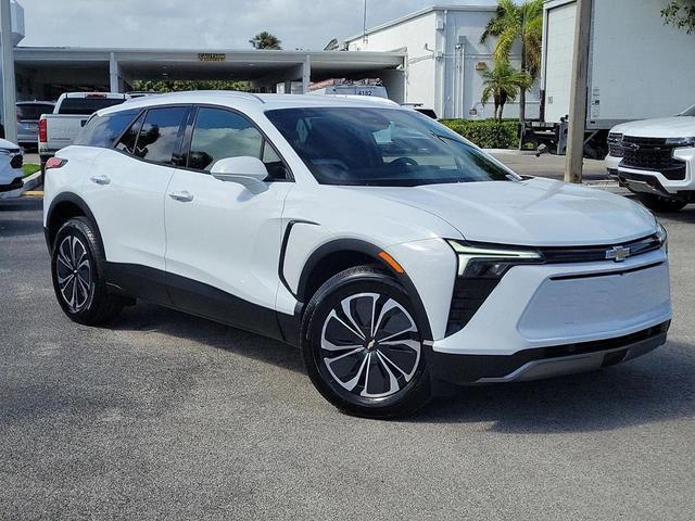 Photo of 2025 Summit White Chevrolet Blazer EV
